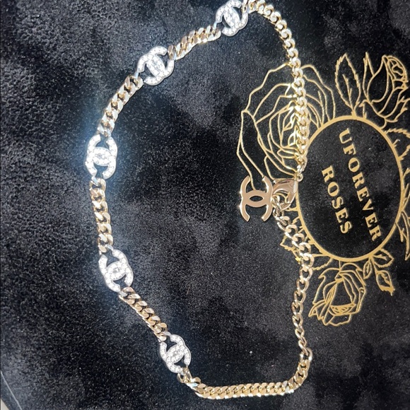 CHANEL Silver chocker with Crystal Accents - Picture 3 of 3